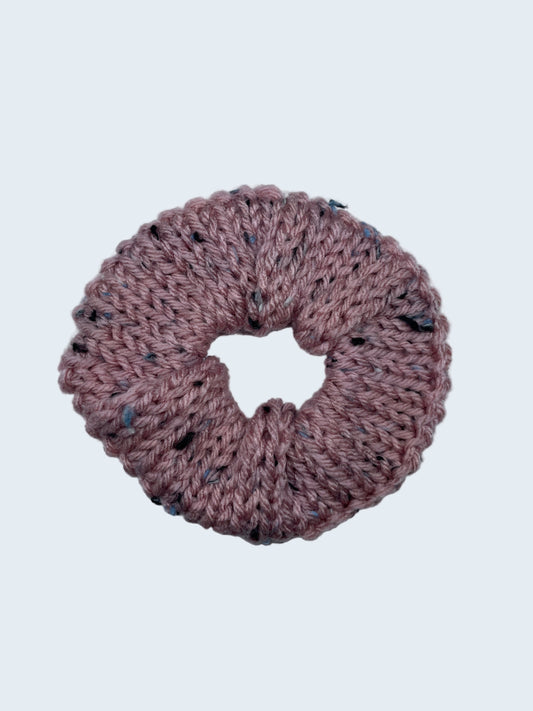 Knit Scrunchie in Speckled Blush