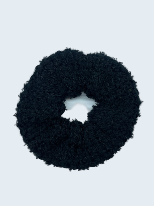 Knit Scrunchie in Onyx Fuzz