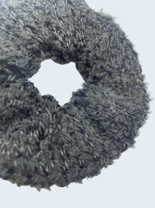 Knit Scrunchie in Onyx Fuzz